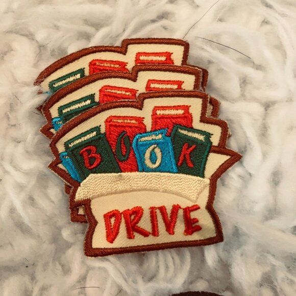 LOT/BUNDLE OF 30 GIRL SCOUT Iron On Patches Badges Never Been Used NEW - Picture 4 of 11